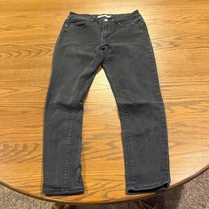 Women’s Black Levi Jeans